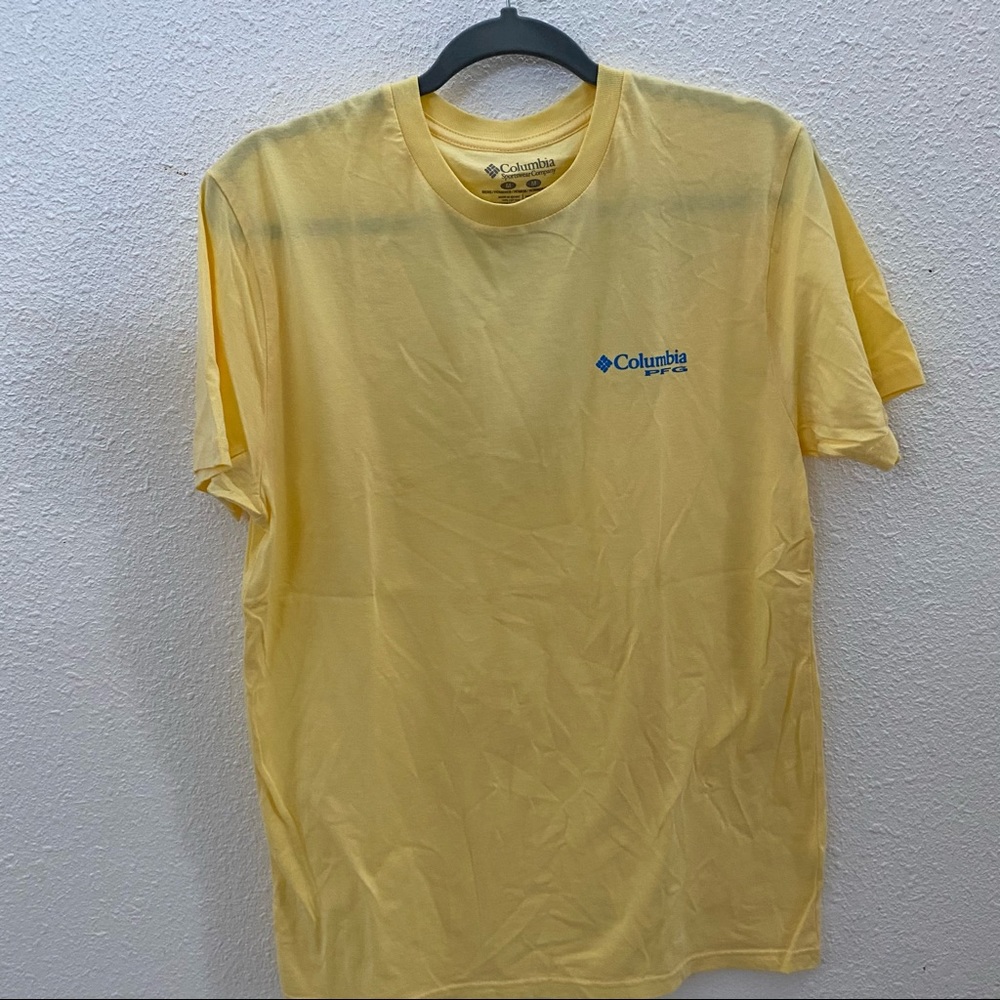 COLUMBIA | yellow short sleeve tee w/ fish graphic